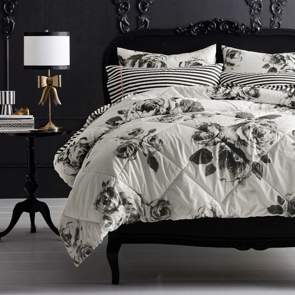 Pottery Barn Teen Emily & Meritt Bed of Roses Comforter